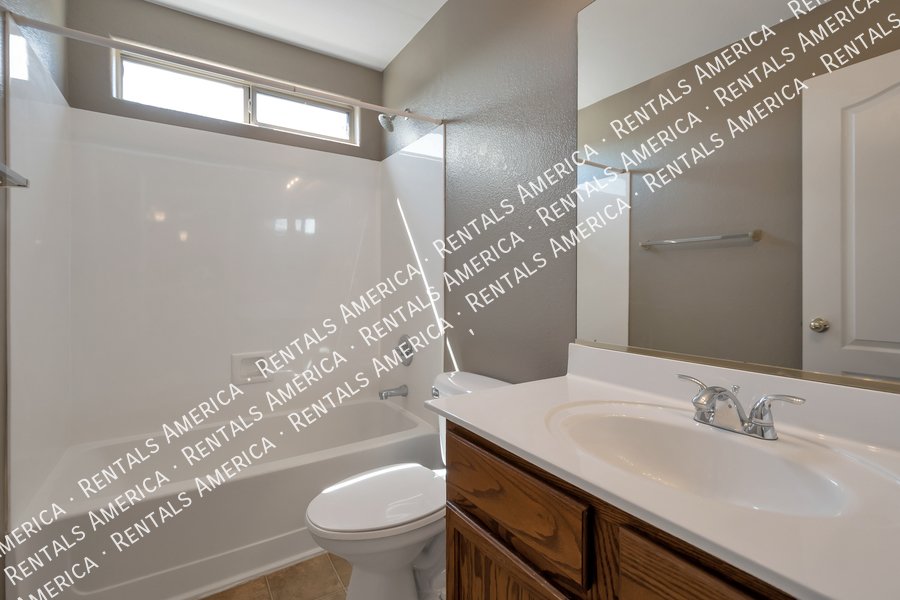 Move In Ready- 3 Bedroom 2.5 Bath, Large Loft property image